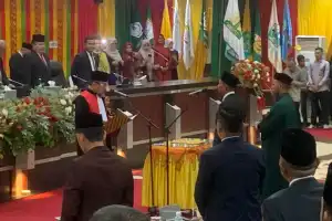 Zulfadhli Resmi Jadi Ketua DPR Aceh