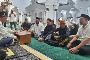 4 WNA Prancis Masuk Islam, Ucapkan Syahadat di Masjid Raya Baiturrahman