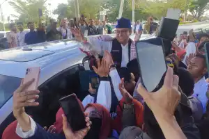 Anies Tiba di Aceh Utara, Pakai Baju Koko Putih dan Peci Biru