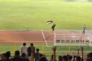 PSSI Denda Persiraja Gegara Penonton Bawa Bendera Palestina di Lapangan