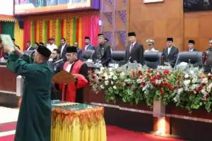 Hadiri Pelantikan Ketua DPRA, Pj Gubernur Aceh Ajak Legislatif Perkuat Kerja Sama