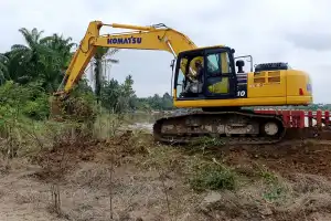 Pemkab Aceh Tamiang Tutup Tanggul Jebol di Kampung Gelung, Asra: Ini Janji Saya saat Banjir