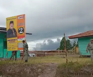 Satpol PP Bener Meriah Tertibkan APK Caleg di Lapangan Pacuan Kuda Sengeda