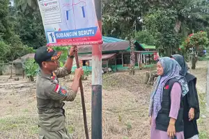 Panwaslih Aceh Singkil Tertibkan APK Caleg Pelanggar Aturan
