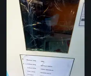 KIP Nagan Raya Cek Kotak Suara Rusak di TPS Kuala Tripa