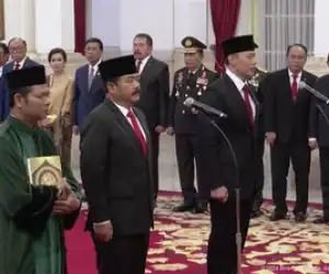 Sah! Jokowi Lantik AHY Jadi Menteri ATR dan Hadi Menko Polhukam