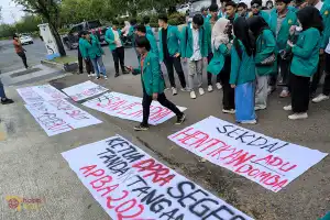APBA tak Kunjung Disahkan, Mahasiswa USK Bahas Nasib TransKutaraja Hingga Rumah Sakit di Kantor DPRA