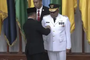 Bustami Hamzah Resmi Dilantik Jadi Pj Gubernur Aceh, Mualem Ikut Hadir