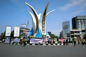 Puluhan Warga di Banda Aceh Demo Tolak Pemilu Curang�