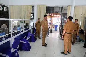 Hari Pertama Kerja, Pj Wali Kota Sidak Disdukcapil Lhokseumawe