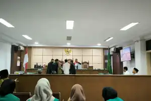 Nama Iskandar Usman Al-Farlaky Muncul dalam Sidang Kasus Korupsi Beasiswa