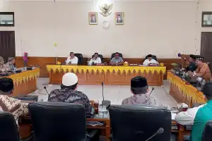 Puluhan Keuchik Tuntut Pembayaran Gaji Tahun 2024, DPMG Aceh Barat: Bukan Disengaja