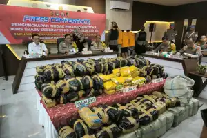 Polda Aceh Amankan 31 Kilogram Sabu dan 370 Kilogram Ganja