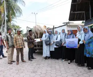 PIKABAS Serahkan Bantuan Hewan Kurban untuk Warga Aceh Besar