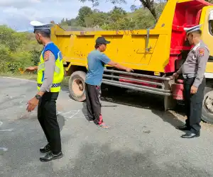 Scoopy Tabrak Truk di Jagong Jeget, Satu Orang Tewas