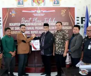 Pasangan Calon Bupati Irmansyah dan Azza Belum Memenuhi Syarat