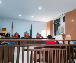 Pasutri Paksa Anak Mengemis untuk Beli Sabu Dituntut 6 Tahun Penjara�