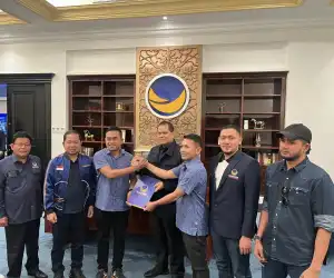 Jonniadi dan Mantri Doi Resmi Terima SK Dukungan dari NasDem untuk Pilkada Nagan Raya