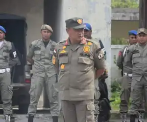 Satpol PP Bener Meriah Ingatkan Pedagang Ikan di Pinggir Jalan Segera Pindah Sebelum PON Dimulai