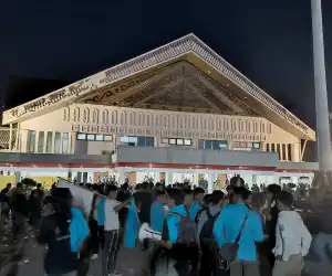 Aspirasi tak Tersampaikan, Massa Ancam Bermalam di Gedung DPRA