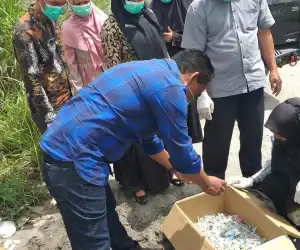 Dinkes Bener Meriah Bentuk Tim Ungkap Limbah Medis yang Berserakan di Jalan