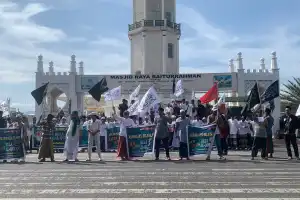 Massa Bela Islam di Banda Aceh Unjuk Rasa Protes Pembakaran Alquran