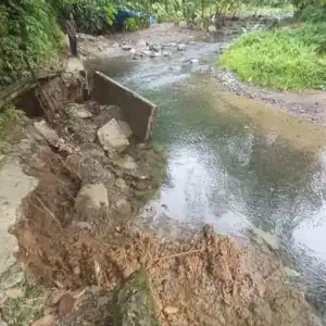 Tebing Pengaman Irigasi Panto Tungku di Abdya Ambruk