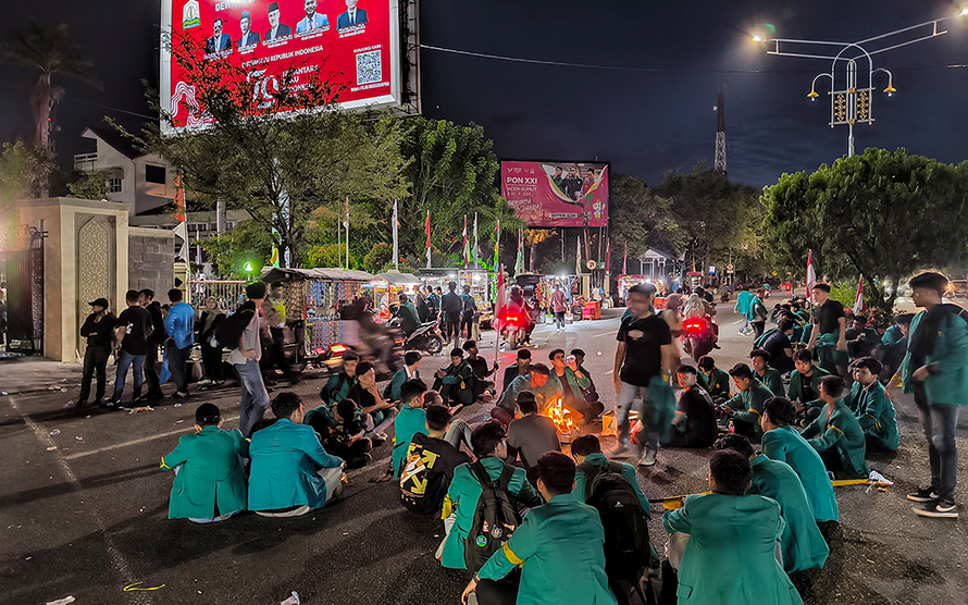 Edisi Tertinggal: Aksi Tolak Revisi UU Pilkada dari Balik Lensa