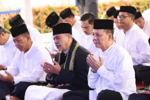 Pj Gubernur Berdoa dan Zikir Bersama Masyarakat untuk Syuhada Tsunami Aceh�