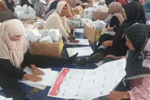 Sortir Lipat Tuntas, KIP Pidie Temukan 177 Surat Suara Rusak