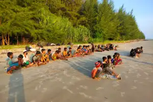 131 Pengungsi Rohingya Mendarat di Aceh Timur