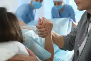 Angka Kematian Ibu Masih Tinggi, Apa Penyebabnya?