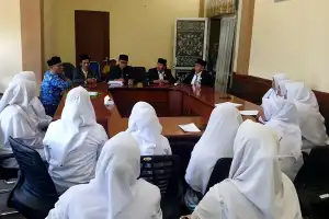 Kecewa tak Dapat SK PPPK, Belasan Honorer Nakes Sambangi DPRK Bener Meriah