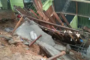 Dua Rumah Warga Bener Meriah Ambruk Akibat Longsor