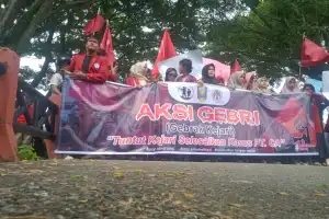 Tuntut Penyelesaian Kasus PT CA, Warga Demo Kantor Kejari Abdya