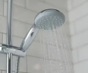 Cara Mandi Junub saat Tidak Ada Air