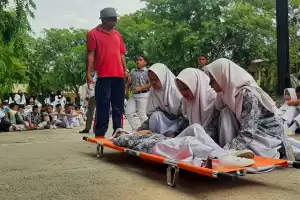 Ratusan Siswa di Banda Aceh Ikuti Simulasi Evakuasi Tsunami