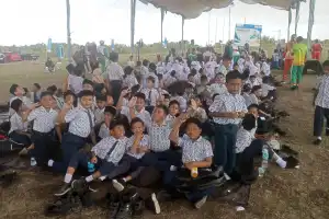 Venue Terbang Layang di Bandara Malikussaleh Ramai Dikunjungi Pelajar