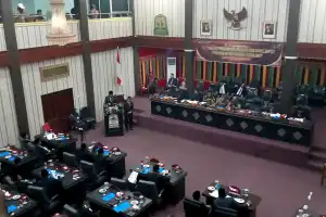 Sidang Penyampaian Visi Misi Cabup Aceh Singkil tak Dihadiri Unsur Eksekutif, Anggota DPRK Kecewa