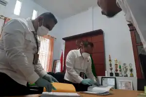 Polisi Geledah Kantor Dinas Perdagangan Aceh Tengah