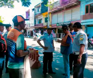 Warga Kini Bisa Gunakan e-Money Bayar Parkir di Jalan Diponegoro