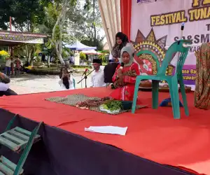 Ratusan Siswa SD dan SMP Ikuti Festival Tunas Bahasa Ibu