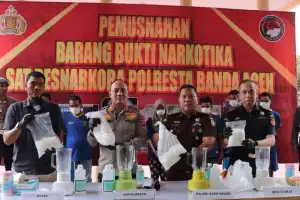 Polresta Banda Aceh Musnahkan 3,7 Kg Sabu, 7 Pelaku Ditangkap