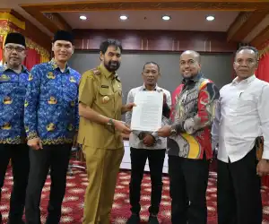Fadhil Ilyas Ditunjuk Kembali Sebagai Plt Direktur Utama Bank Aceh dalam RUPSLB