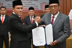 Wagub Aceh Serahkan SK Plt Sekda untuk Alhudri, 47 Pejabat Fungsional Juga Dilantik