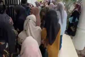 Kantor Gubernur Aceh Didatangi Ratusan IRT Bawa Proposal Bantuan, Pemerintah Aceh Buat Klarifikasi�