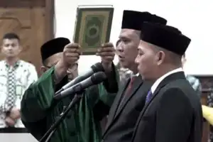 Pang Ucok dan Eddi Sadiqin Resmi Dilantik jadi Anggota DPRA