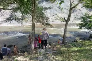 Dua Warga Aceh Tengah Terseret Arus Sungai Linge saat Berwisata