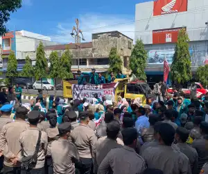 Ratusan Mahasiswa IAIN Lhokseumawe Gelar Aksi Tolak PPN 12 Persen