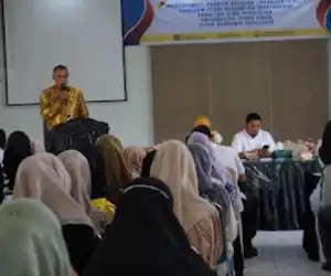 Dekan FIK UTU Lepas Puluhan Mahasiswa PBL di Aceh Jaya